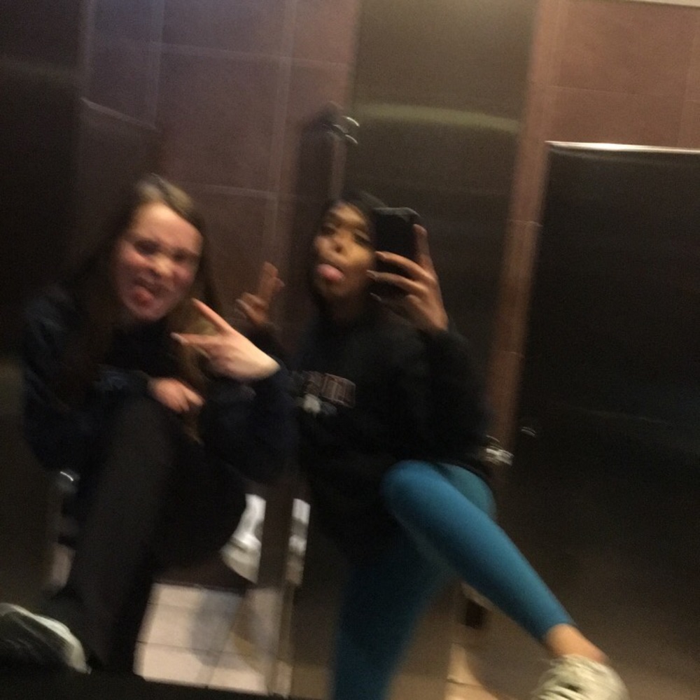 Meet your Posher, Anushka